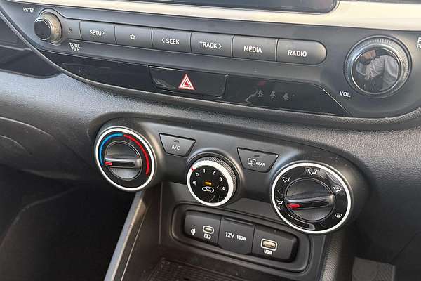 2025 Hyundai Venue Active QX.V5