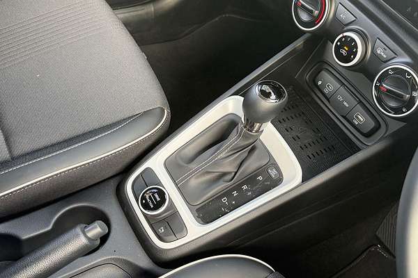 2025 Hyundai Venue Active QX.V5