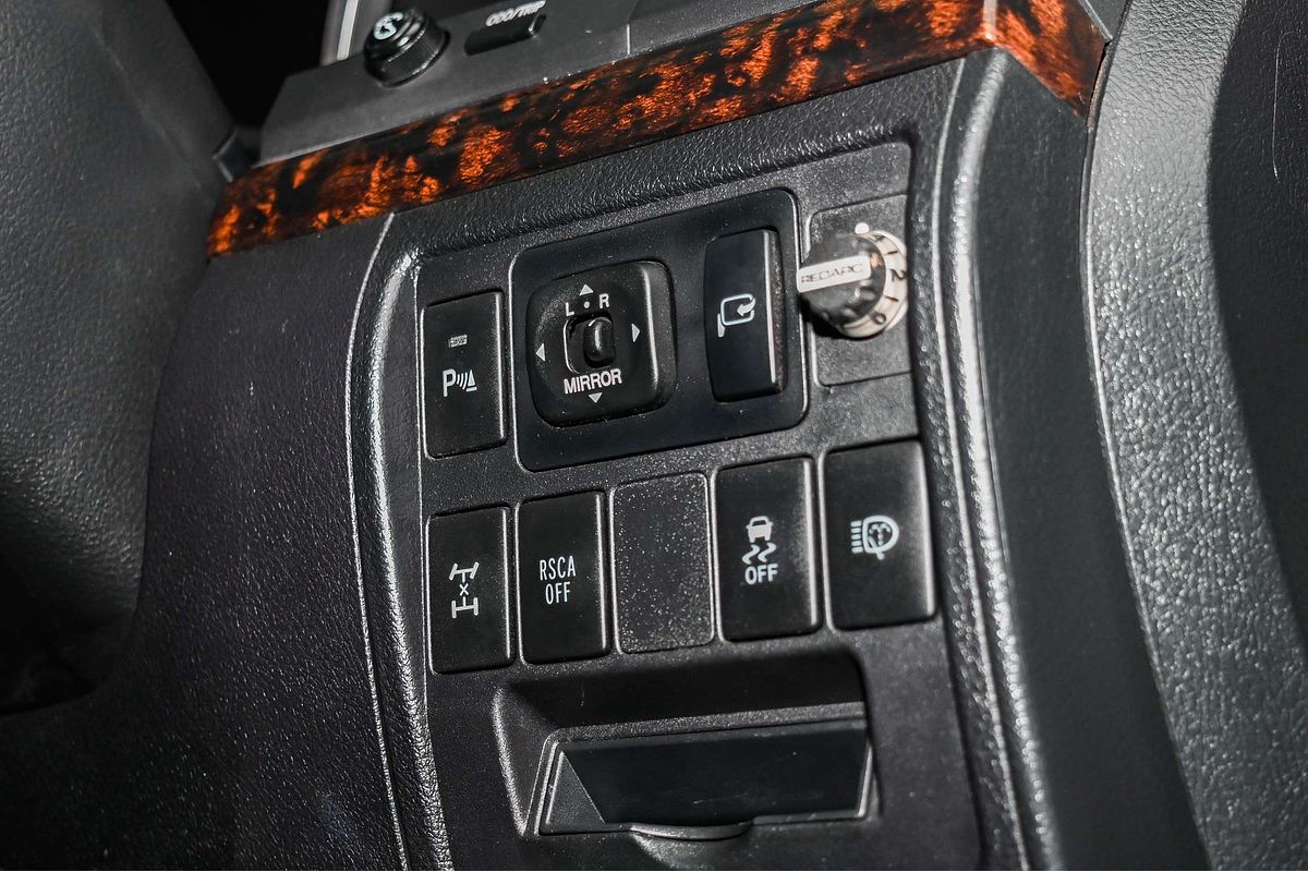 2014 Toyota Landcruiser Sahara VDJ200R