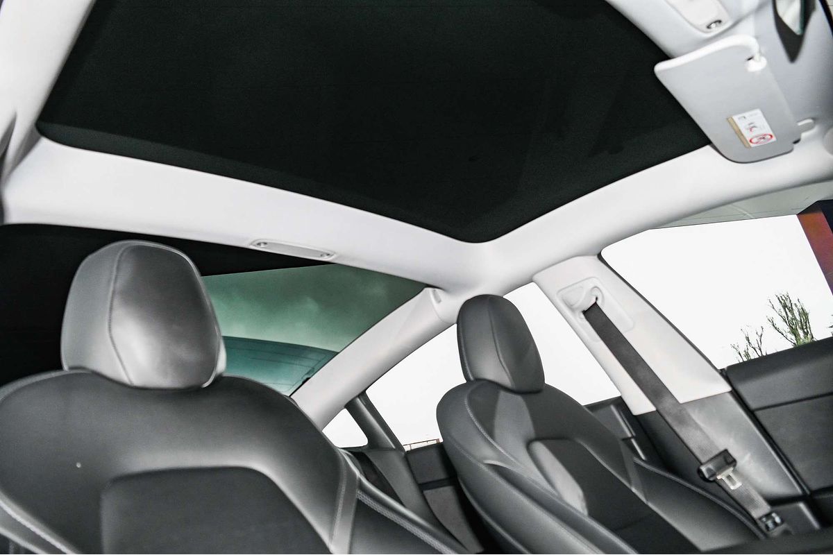 2023 Tesla Model 3 REAR-WHEEL DRIVE MY23