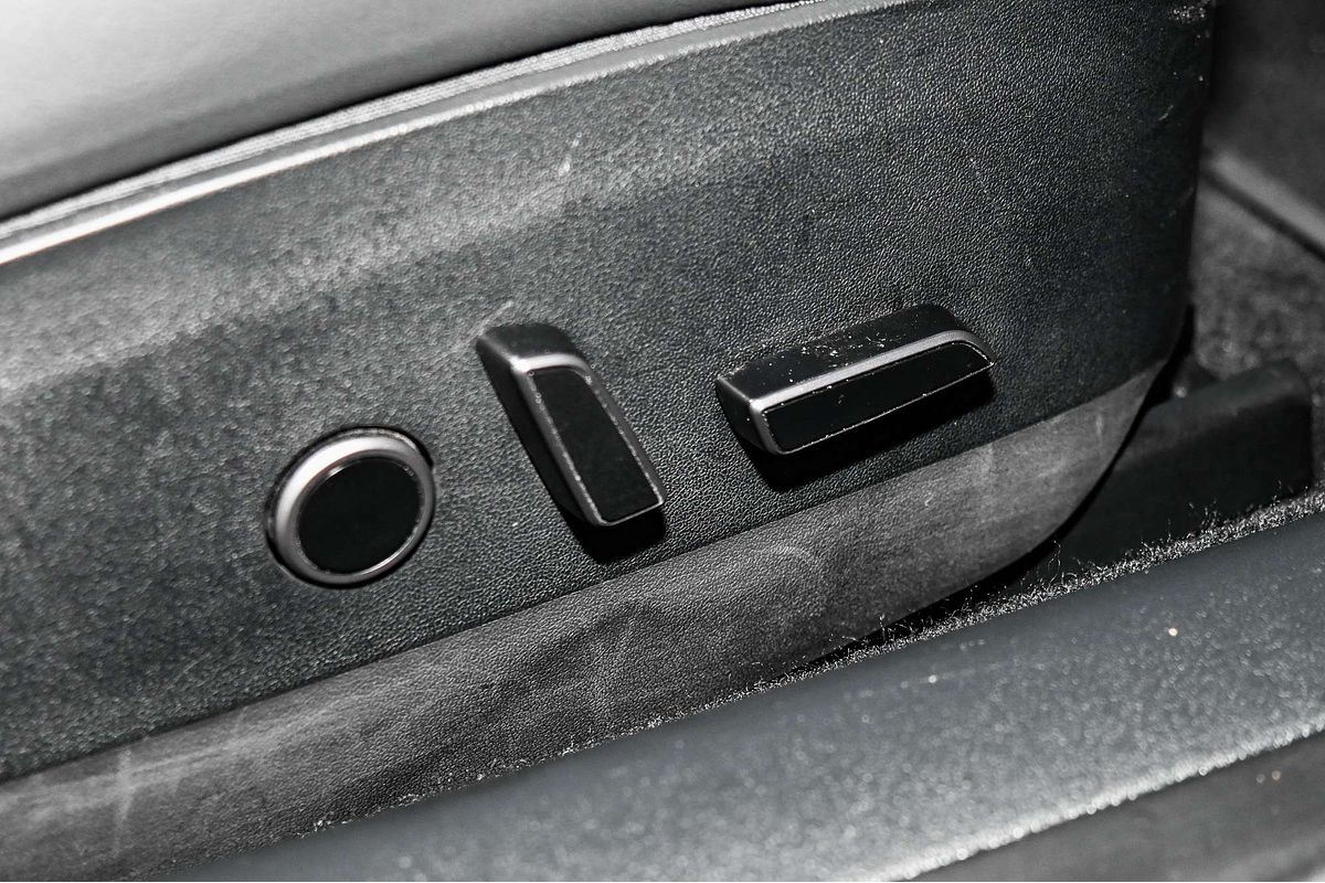 2023 Tesla Model 3 REAR-WHEEL DRIVE MY23