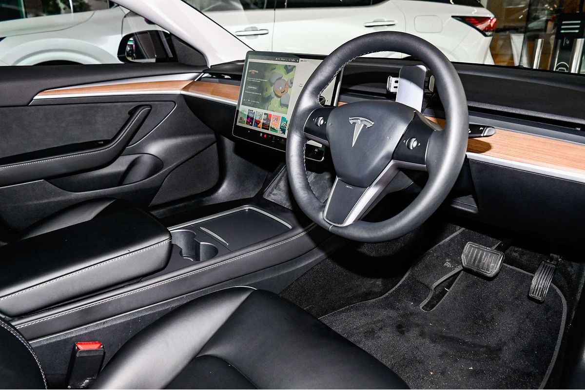 2023 Tesla Model 3 REAR-WHEEL DRIVE MY23