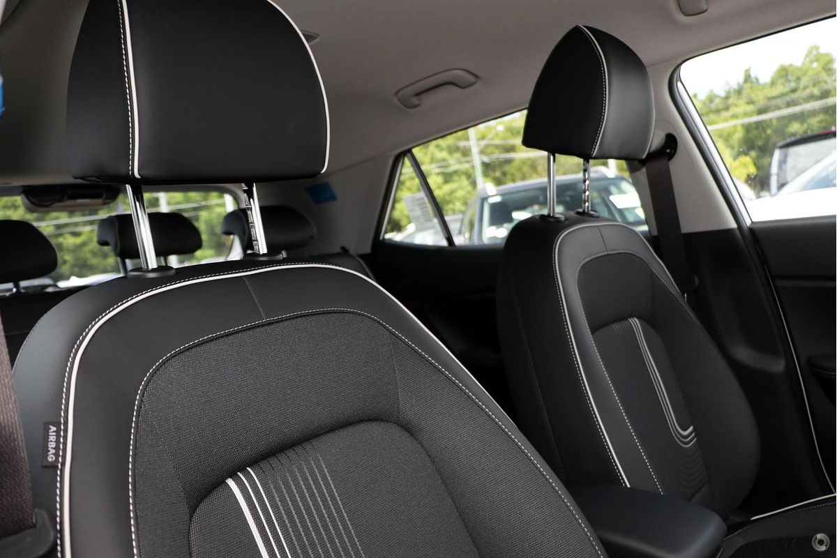 2025 Hyundai Venue Active QX.V5