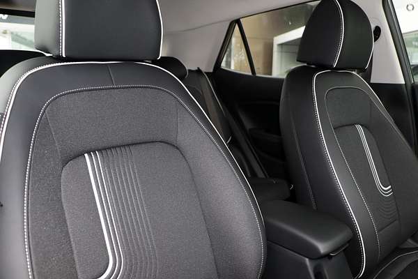 2025 Hyundai Venue Active QX.V5