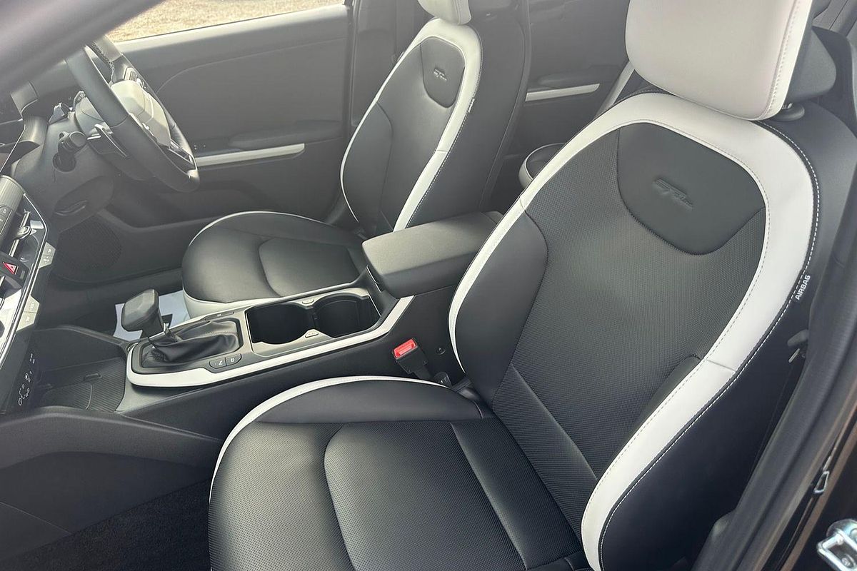 2025 Kia K4 GT-Line CL4m