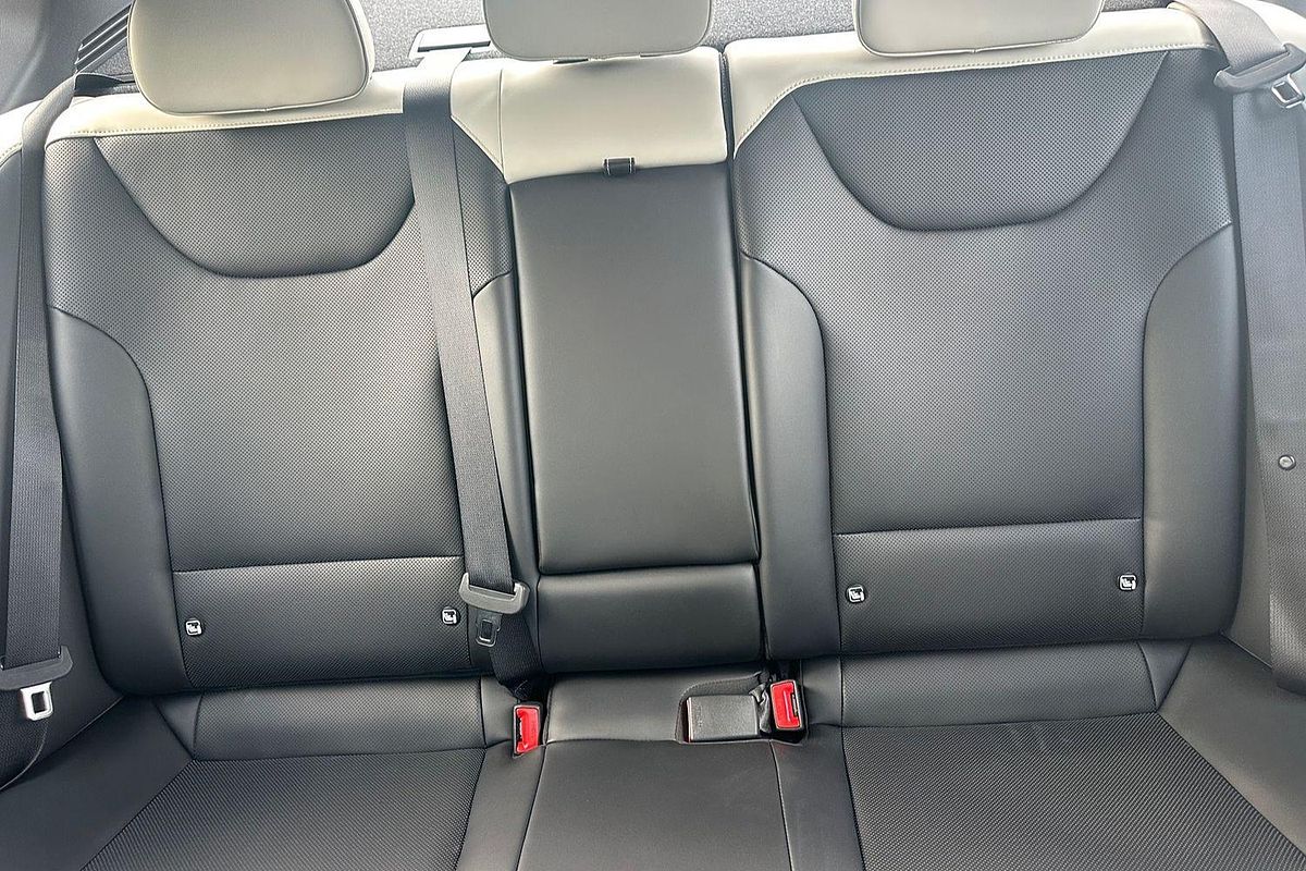 2025 Kia K4 GT-Line CL4m