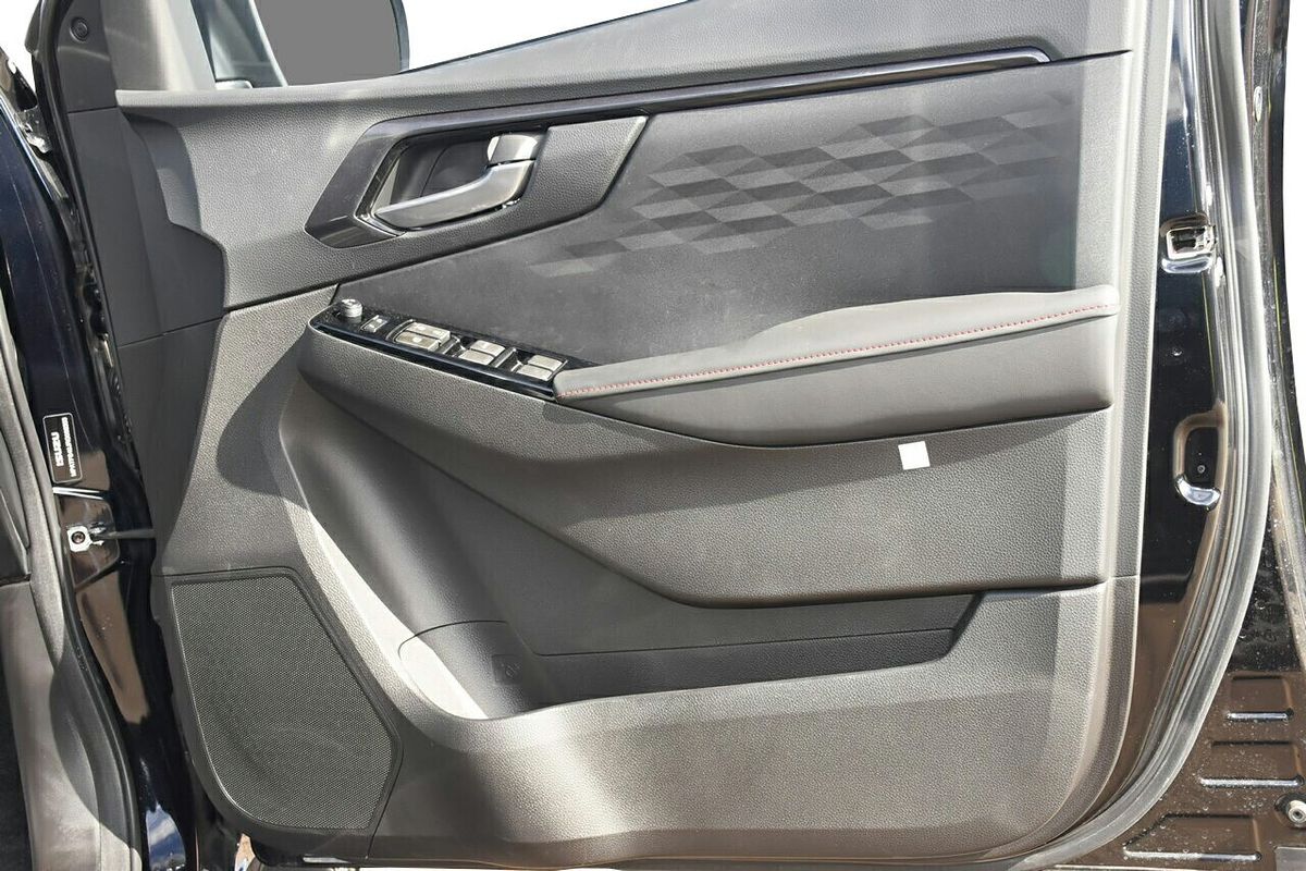 2025 Isuzu D-MAX X-TERRAIN 4X4