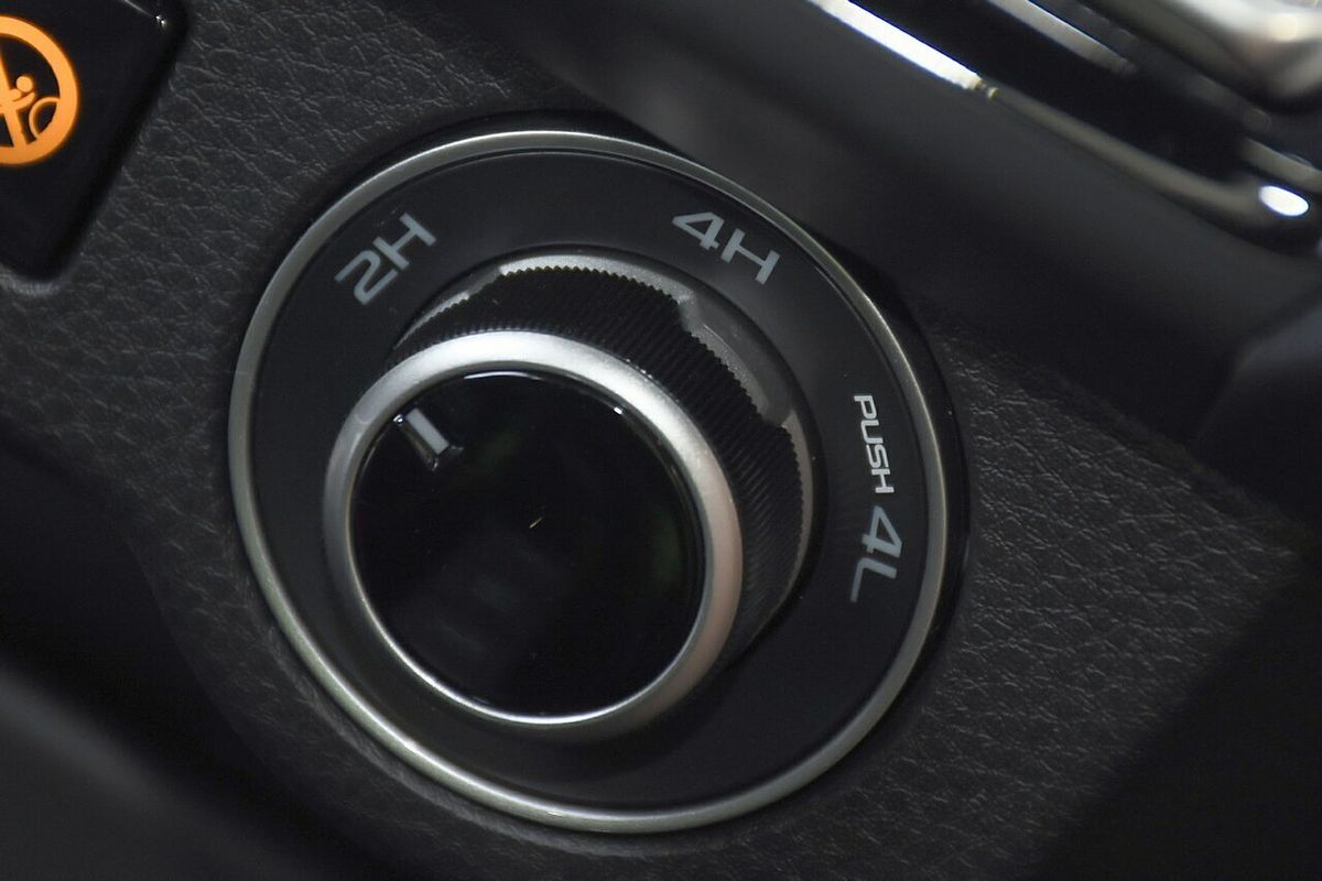 2025 Isuzu D-MAX X-TERRAIN 4X4