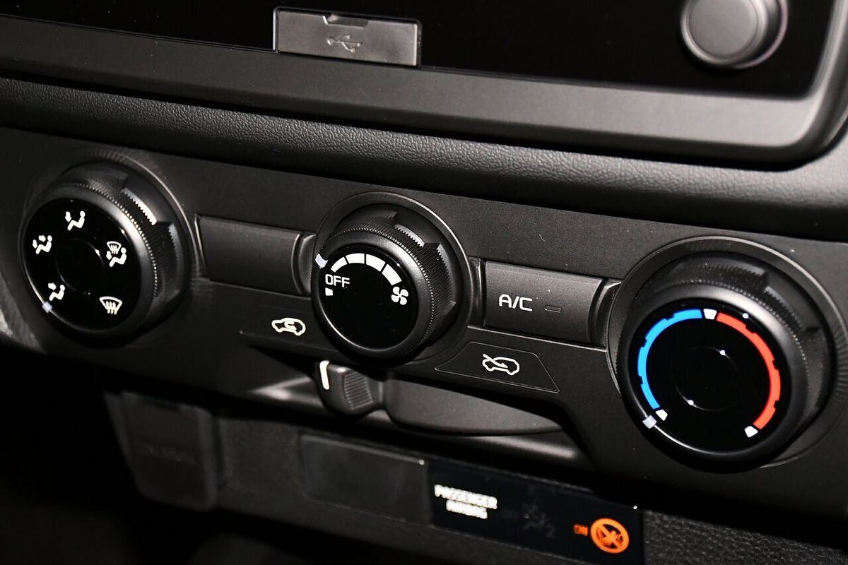 2025 Isuzu D-MAX SX High Ride Rear Wheel Drive