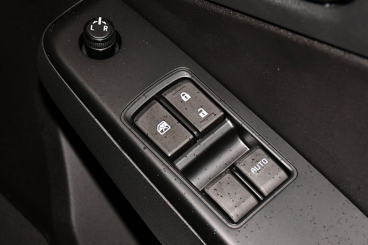 2025 Isuzu D-MAX SX High Ride Rear Wheel Drive