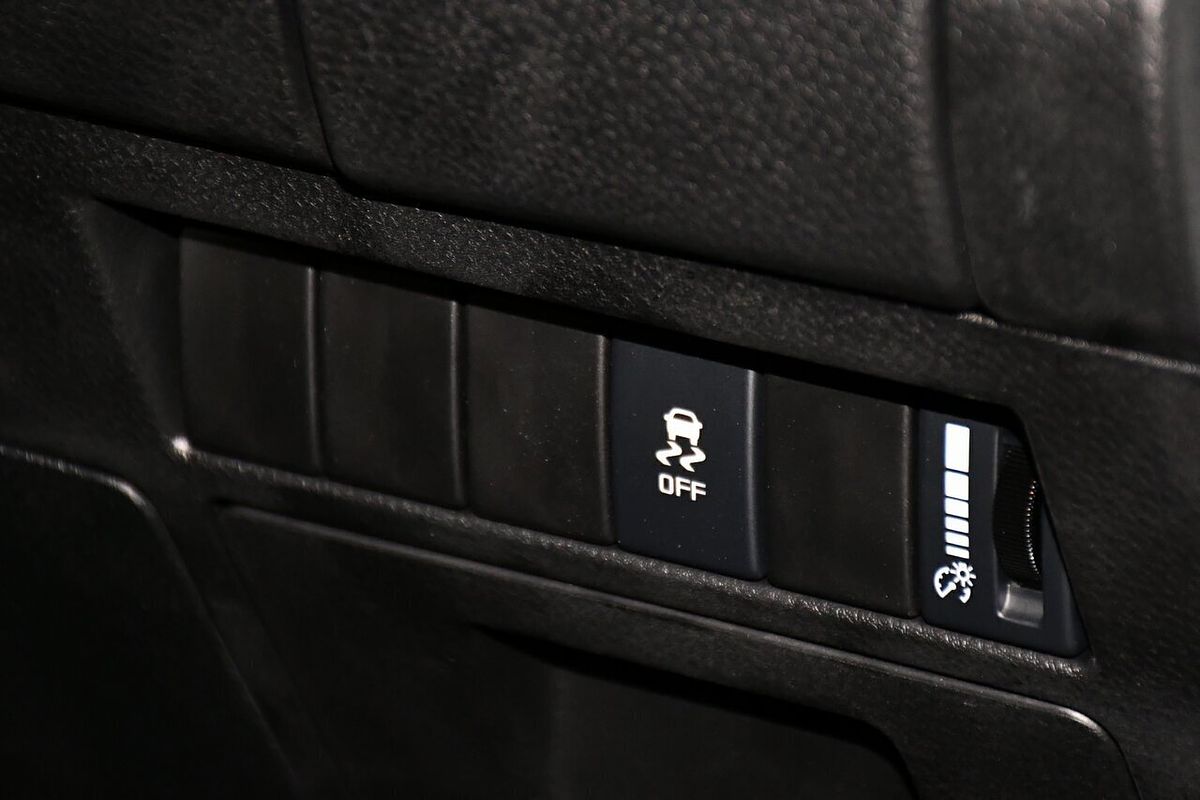 2025 Isuzu D-MAX SX High Ride Rear Wheel Drive