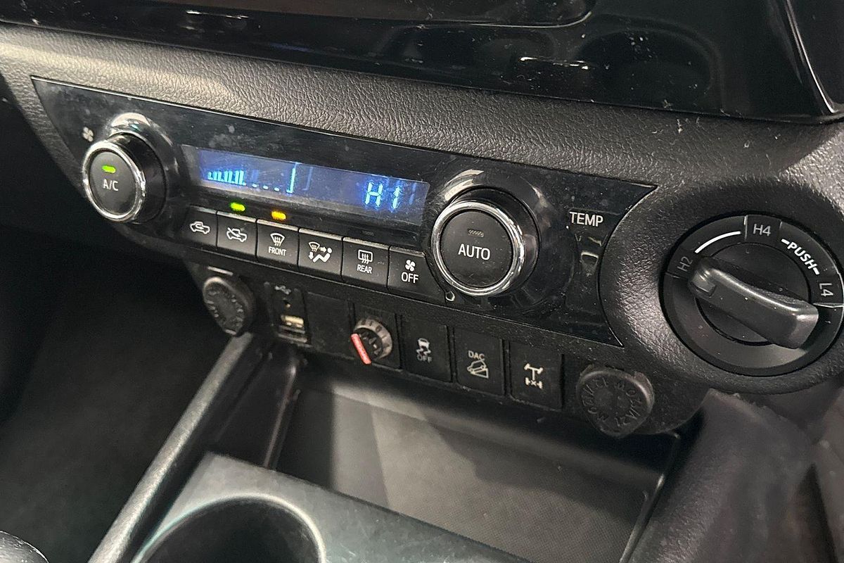 2017 Toyota Hilux SR5 GUN126R 4X4