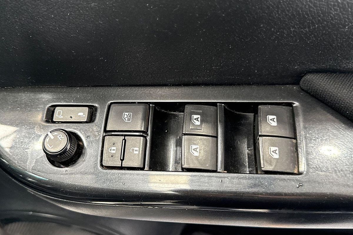 2017 Toyota Hilux SR5 GUN126R 4X4