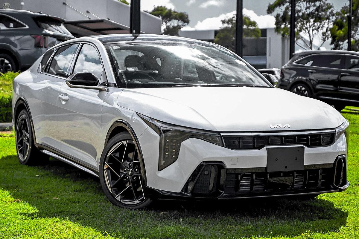 2025 Kia K4 GT-Line CL4m