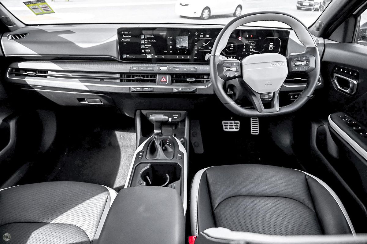 2025 Kia K4 GT-Line CL4m