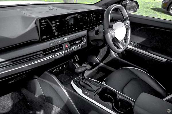 2025 Kia K4 GT-Line CL4m