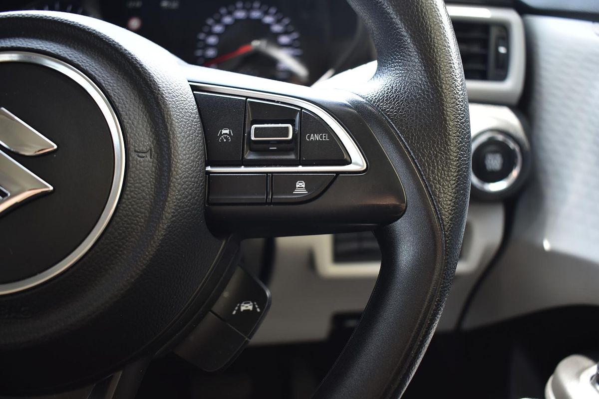 2024 Suzuki Swift Hybrid UZ