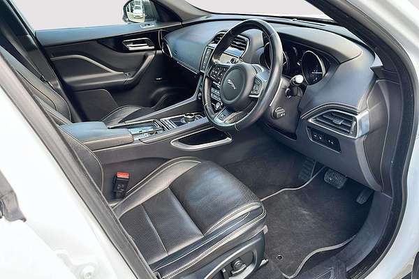 2019 Jaguar F-PACE 20d R-Sport X761