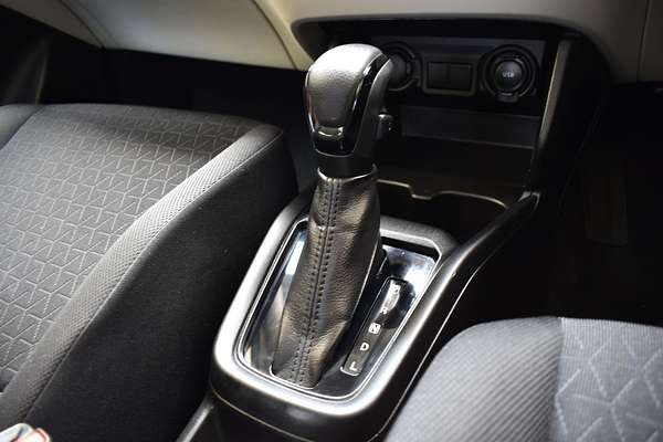 2024 Suzuki Swift Hybrid UZ