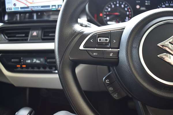 2024 Suzuki Swift Hybrid UZ