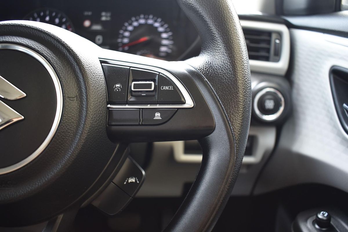 2024 Suzuki Swift Hybrid UZ