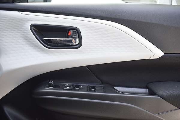 2024 Suzuki Swift Hybrid UZ