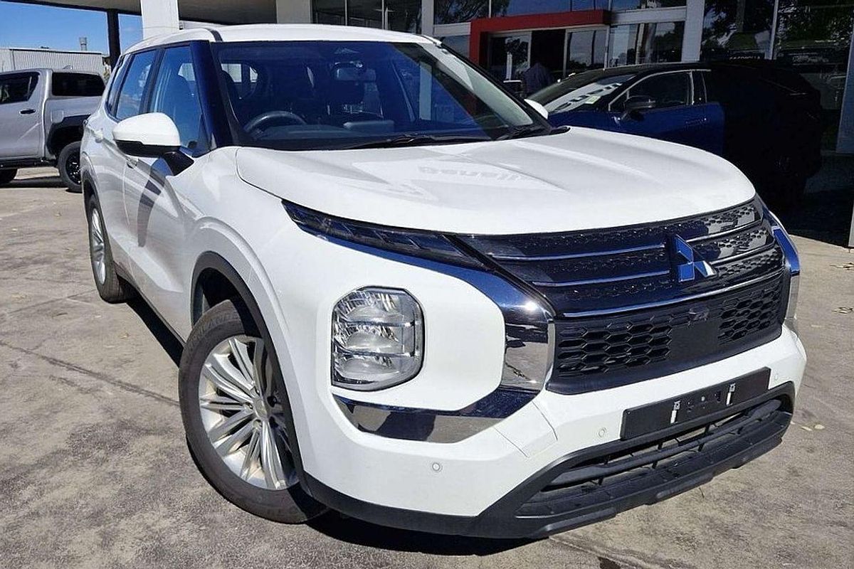 2024 Mitsubishi Outlander ES ZM