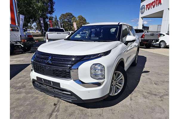 2024 Mitsubishi Outlander ES ZM