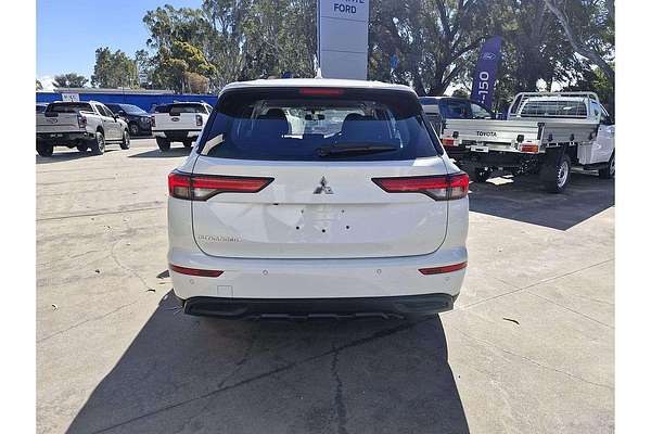 2024 Mitsubishi Outlander ES ZM