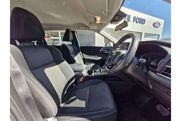 2024 Mitsubishi Outlander ES ZM