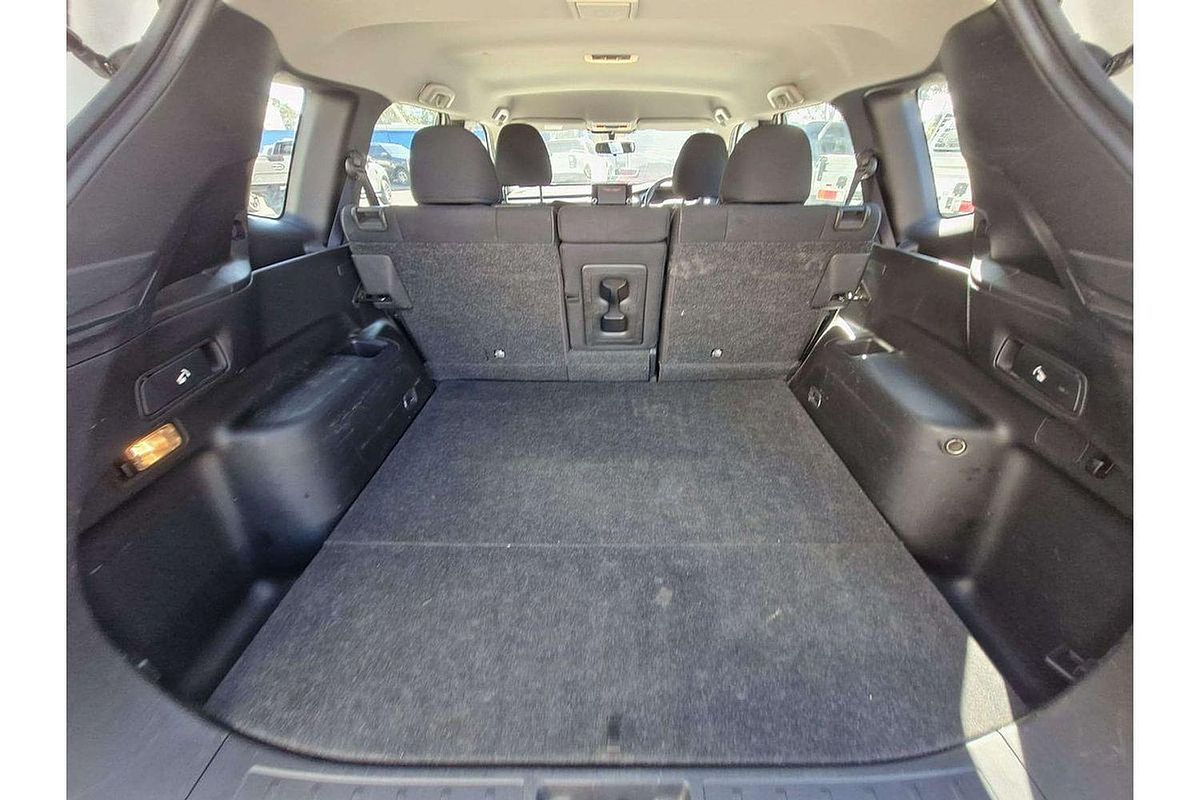 2024 Mitsubishi Outlander ES ZM