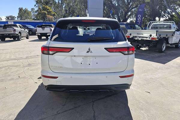 2024 Mitsubishi Outlander ES ZM