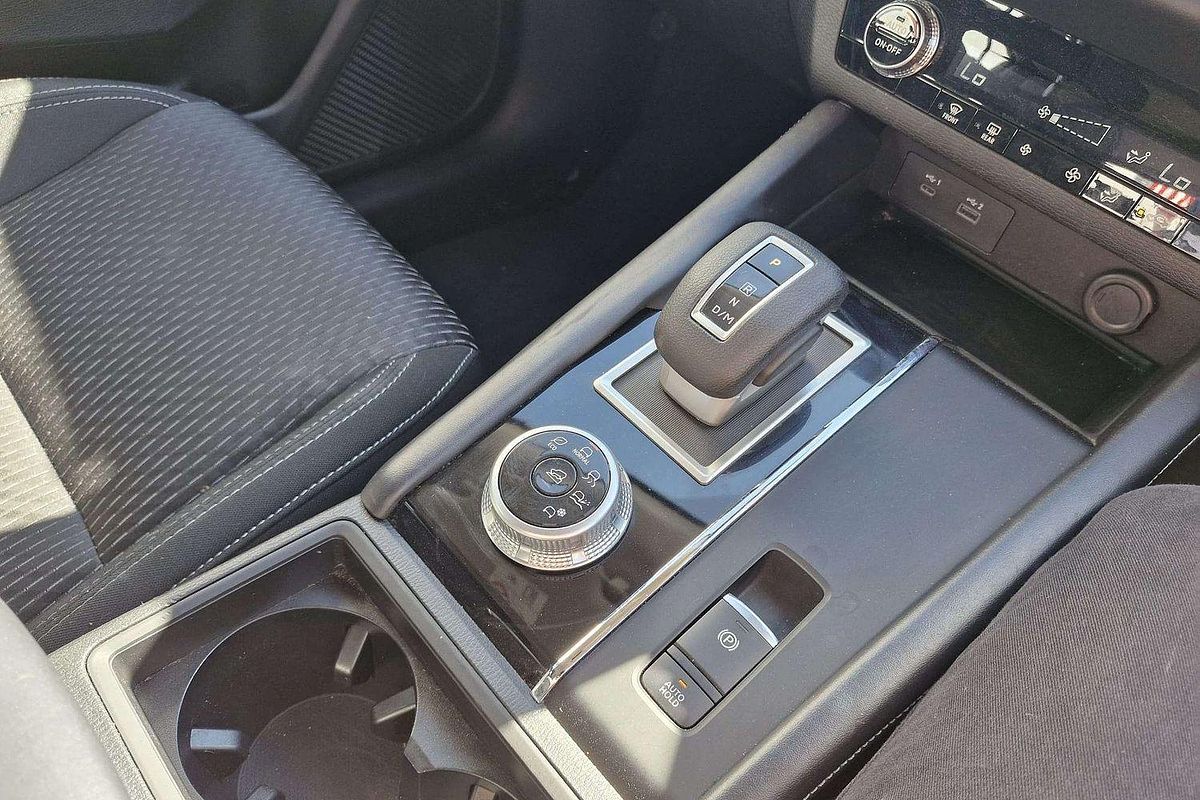 2024 Mitsubishi Outlander ES ZM