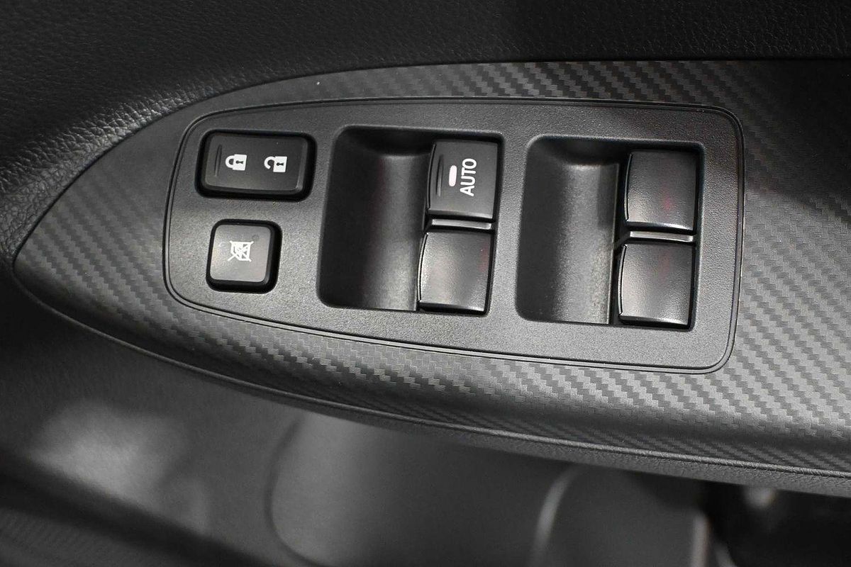 2024 Mitsubishi Eclipse Cross PHEV ES YB