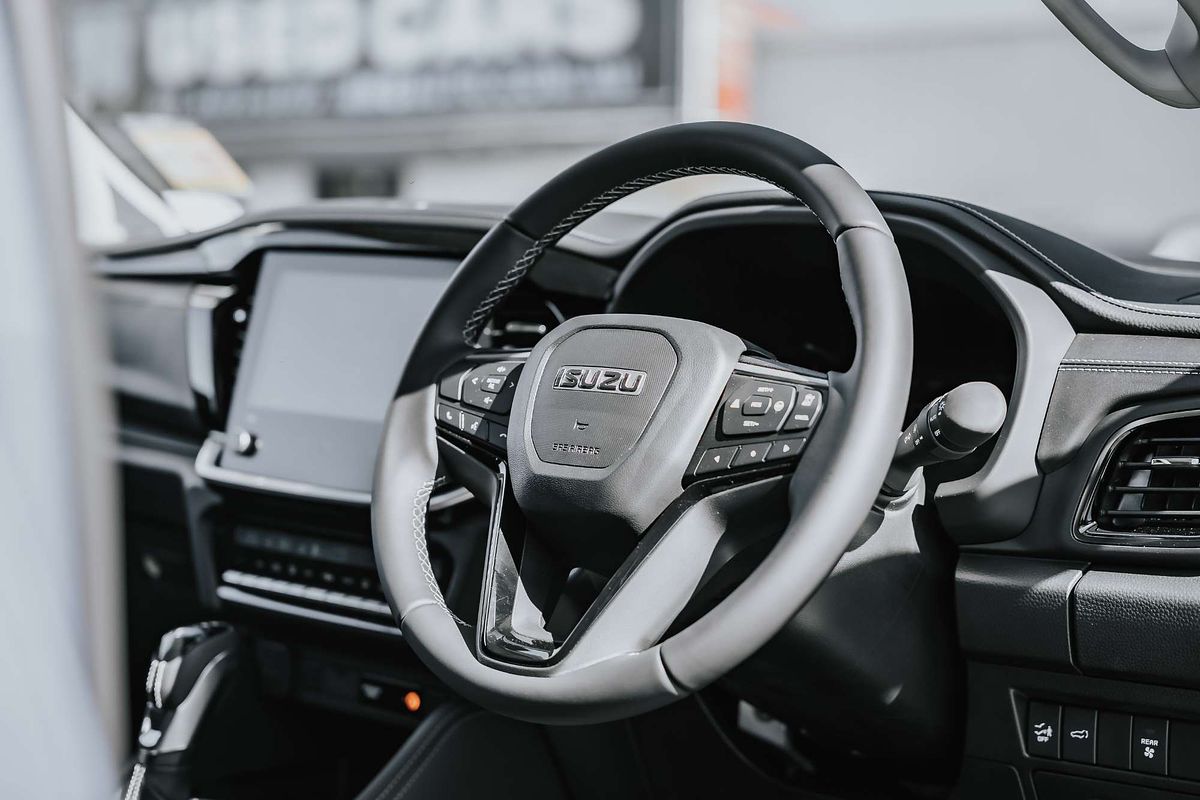 2025 Isuzu MU-X LS-U