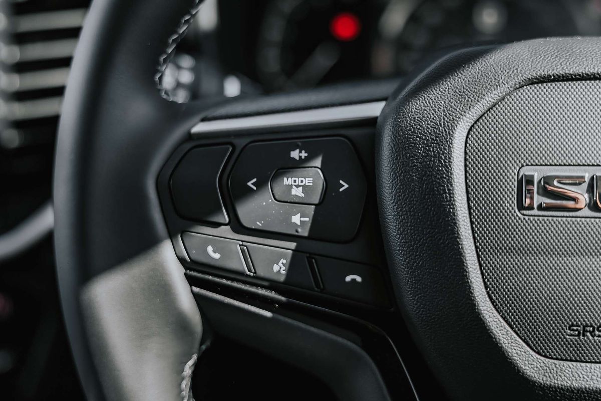 2025 Isuzu MU-X LS-U