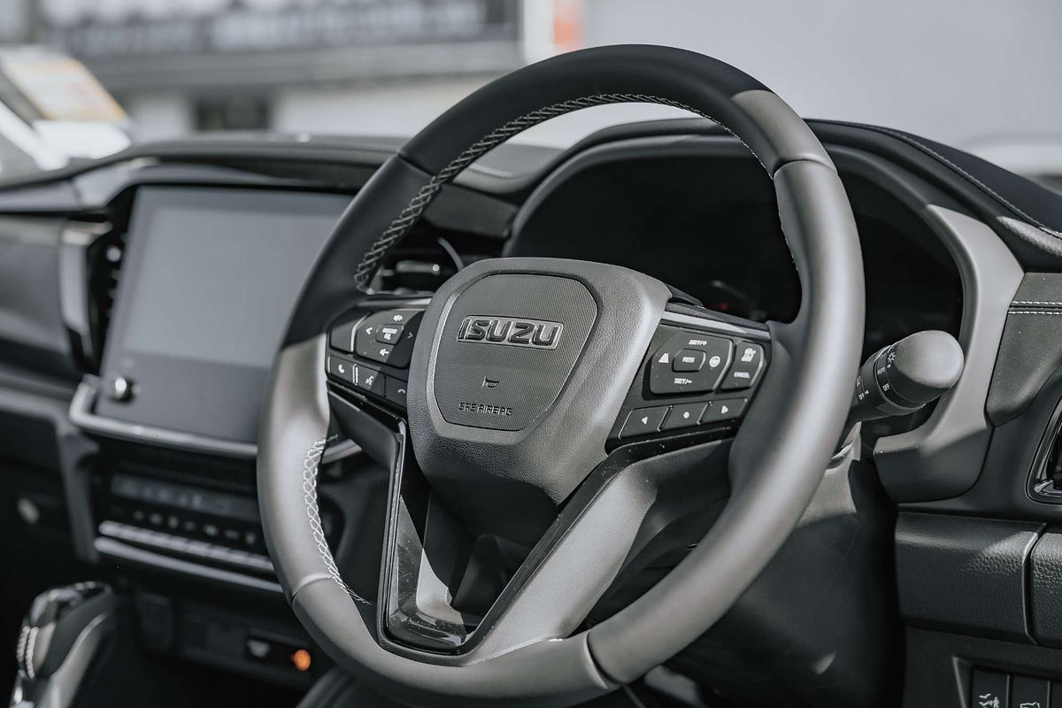 2025 Isuzu MU-X LS-U