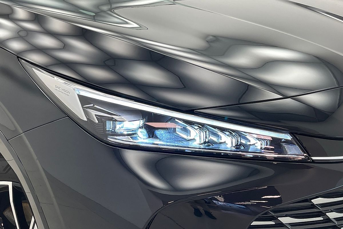 2024 MG HS Excite AS33