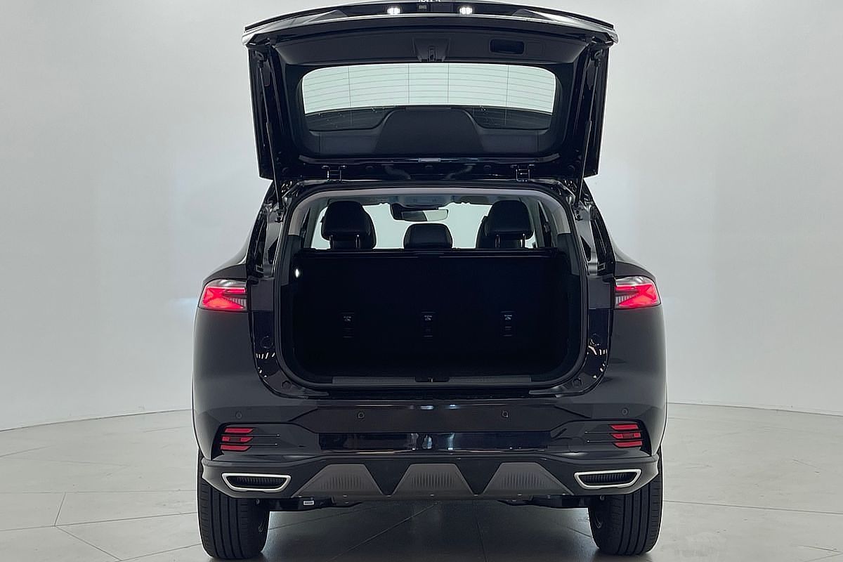 2024 MG HS Excite AS33