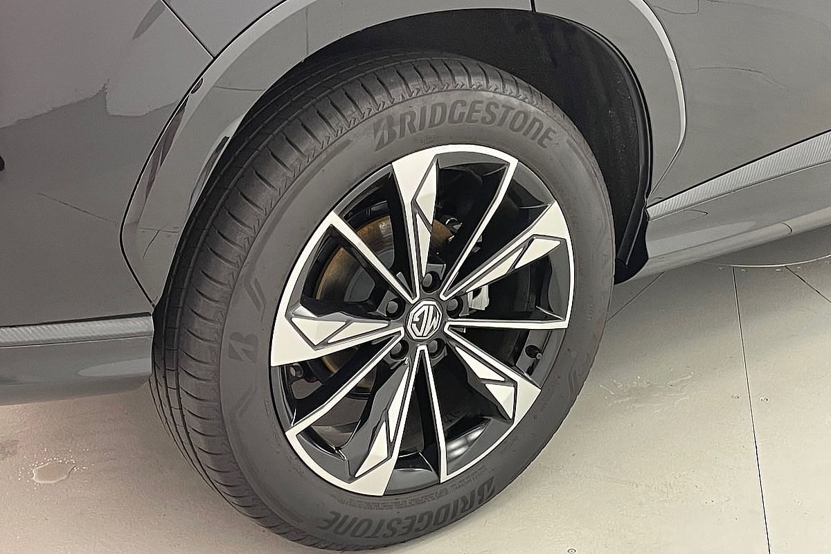 2024 MG HS Excite AS33