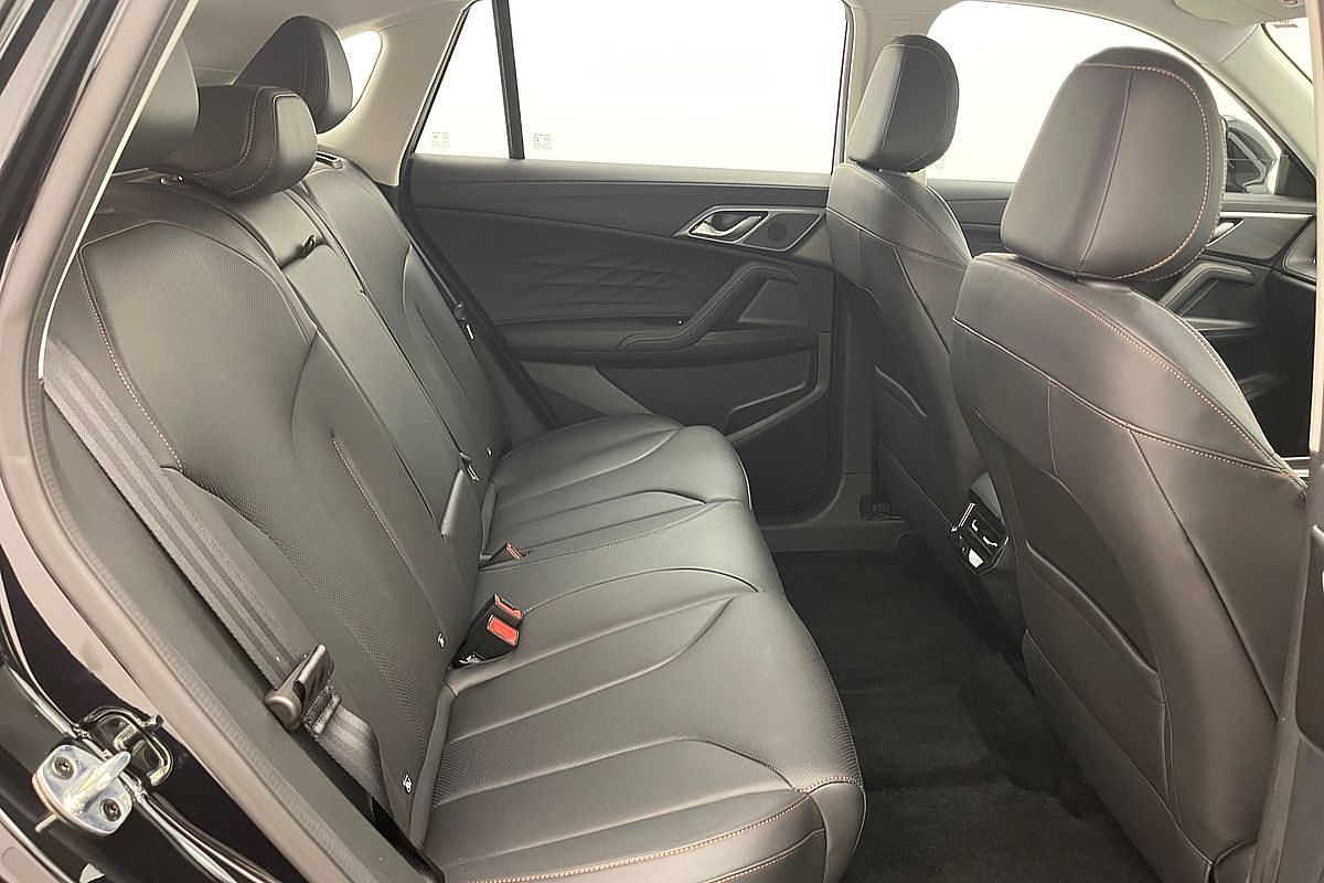 2024 MG HS Excite AS33