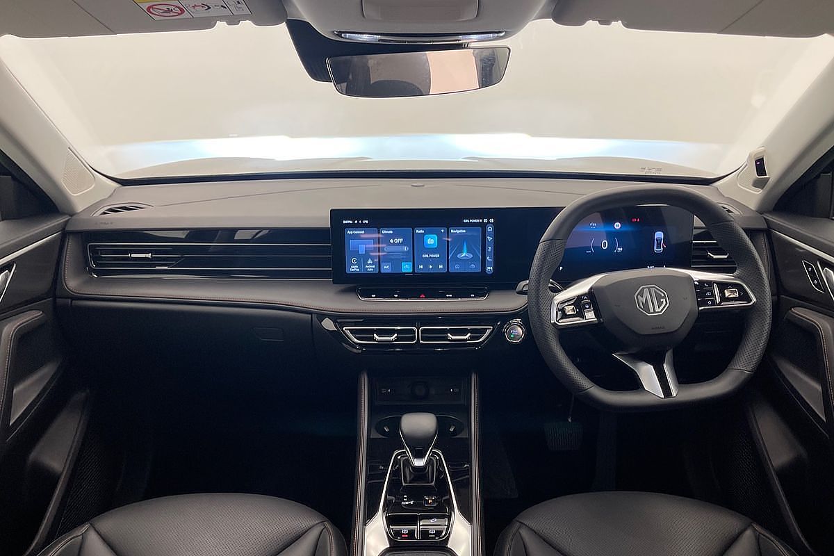 2024 MG HS Excite AS33