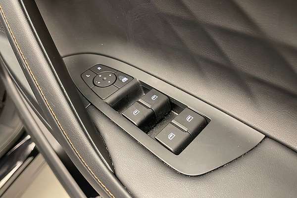 2024 MG HS Excite AS33