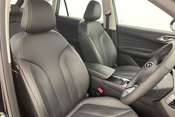 2024 MG HS Excite AS33