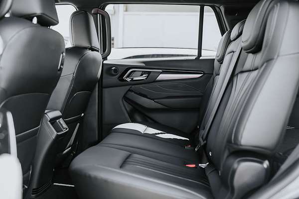 2025 Isuzu MU-X LS-T