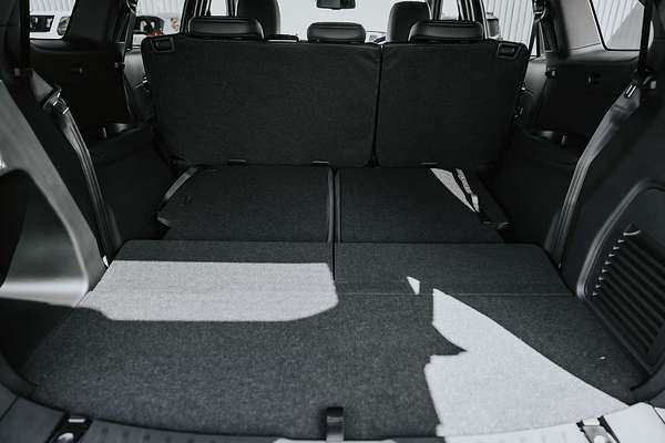 2025 Isuzu MU-X LS-T