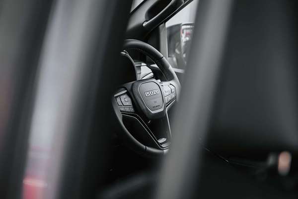 2025 Isuzu MU-X LS-T