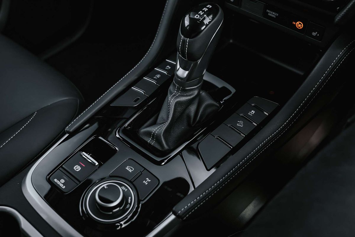 2025 Isuzu MU-X LS-T