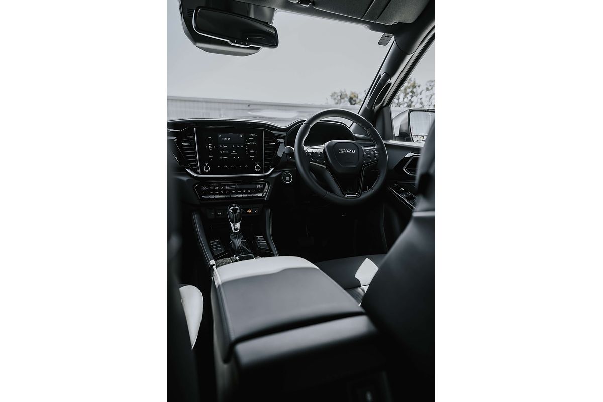 2025 Isuzu MU-X LS-T