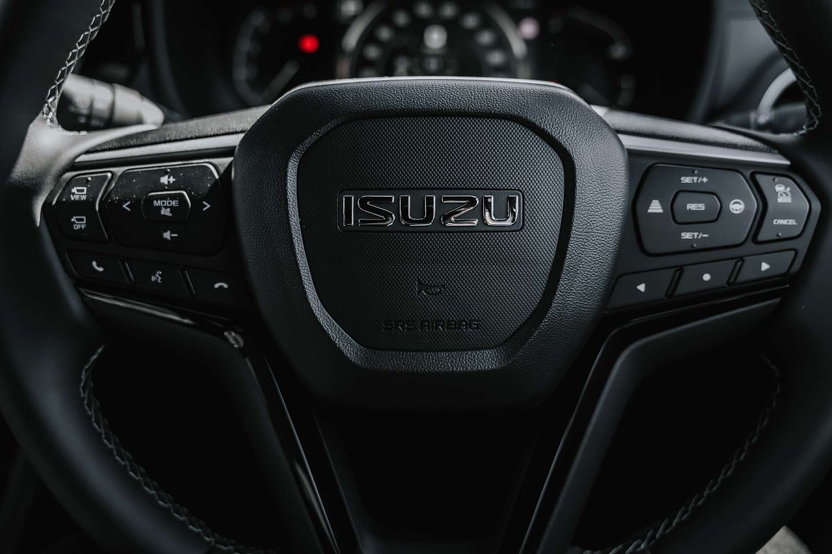 2025 Isuzu MU-X LS-T